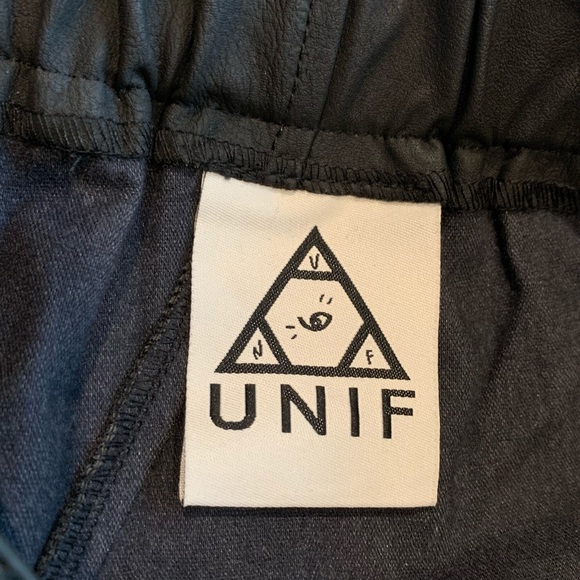 UNIF Garçon Faux Leather Shorts - Picture 6 of 8